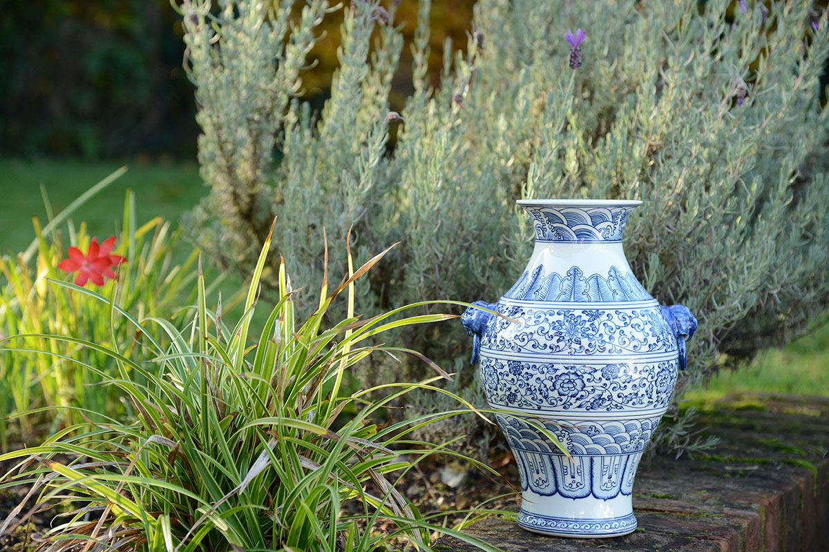 Blue&White Vase in Garden